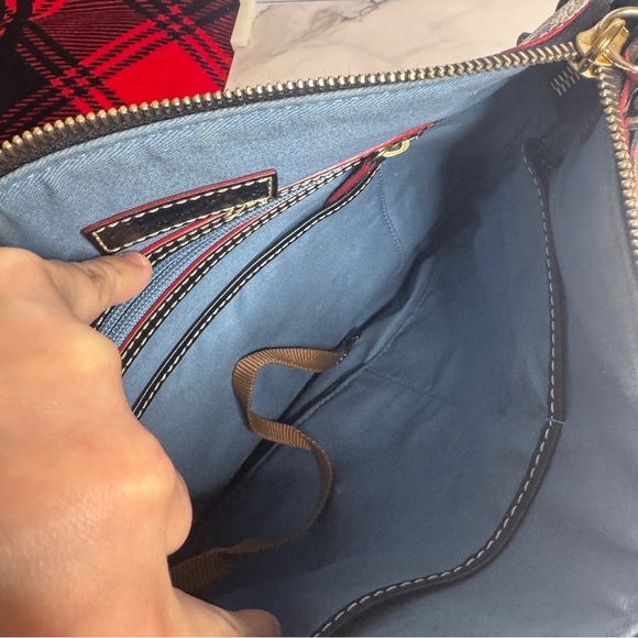 Dooney & Bourke Shoulder Bag Disney 2018 Epcot Food & Wine Festival - Picture 9 of 11